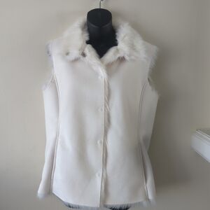 Maine, New England White woman's vest snap up Faux fur inside size small